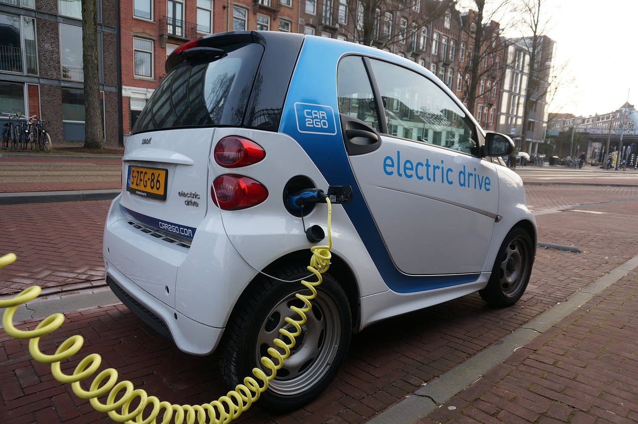 Electric Car Repair Standards: Top 10 Guidelines