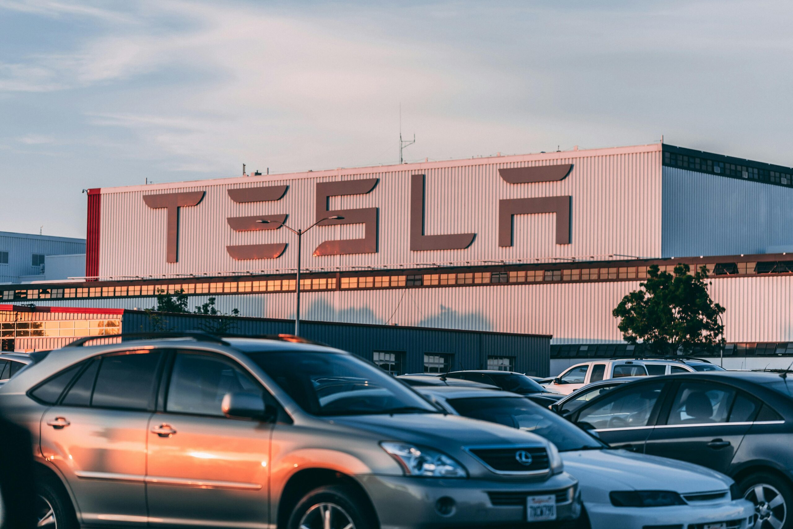 Tesla Battery Lifespan: Maximizing Longevity with Quality Service